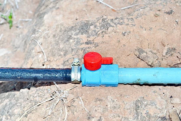 Cómo elegir la mejor válvula de bola de PVC para riego agrícola